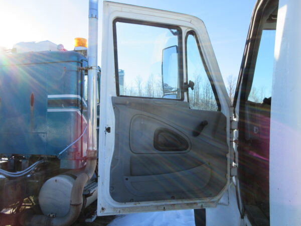 2005 INTERNATIONAL 7400 - Image 17