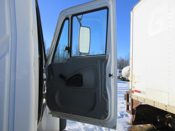 2005 INTERNATIONAL 7400 - Image 19