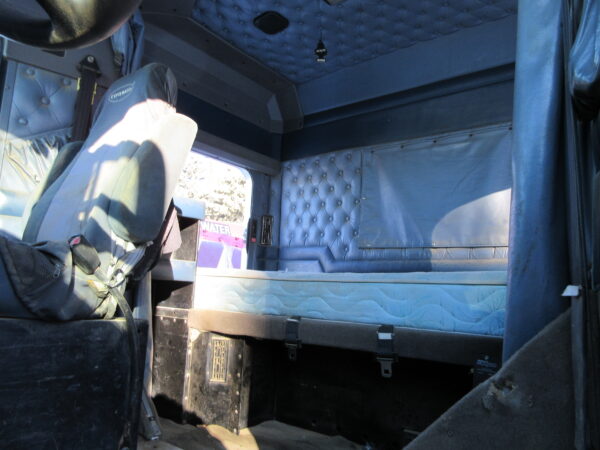 2005 KENWORTH T800 - Image 16