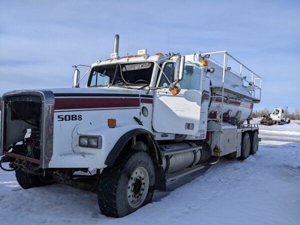 2007 FREIGHTLINER FLD120 - Image 10