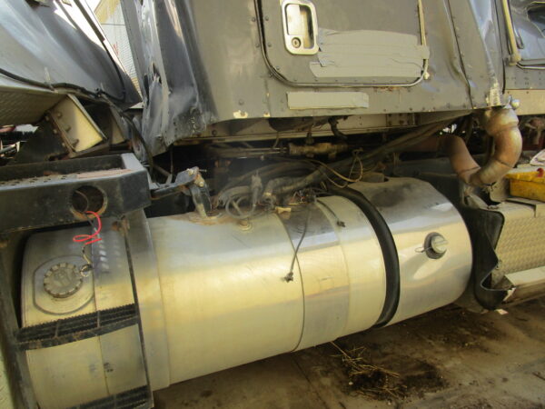 2012 KENWORTH W900 - Image 26