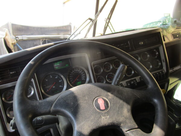 2012 KENWORTH W900 - Image 20