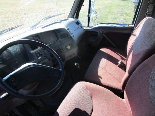 1999 STERLING L7501 - Image 19