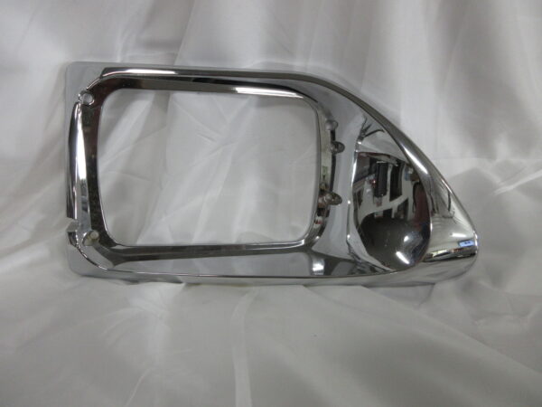 INTERNATIONAL CHROME HEADLIGHT BEZEL