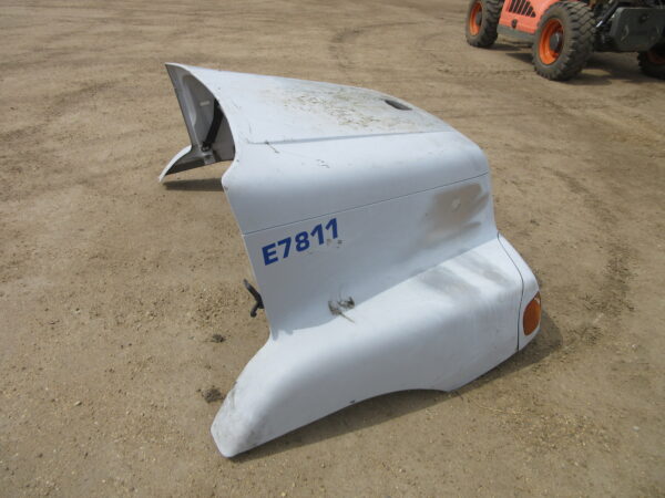 FREIGHTLINER CENTURY HOOD ASSEMBLY WITH GRILL - Image 4