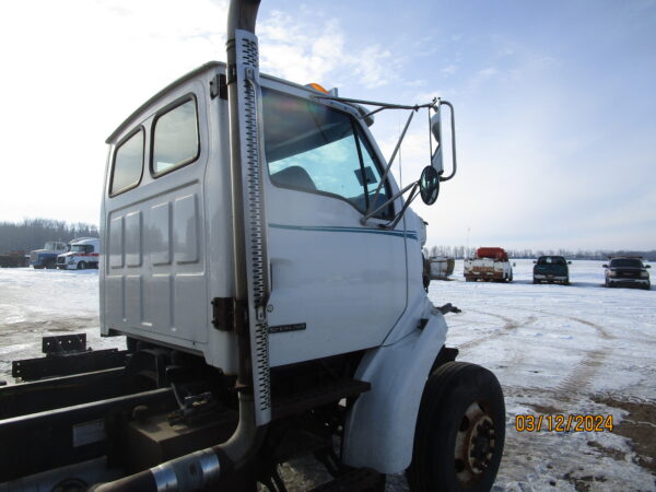 1999 STERLING L7501 - Image 7