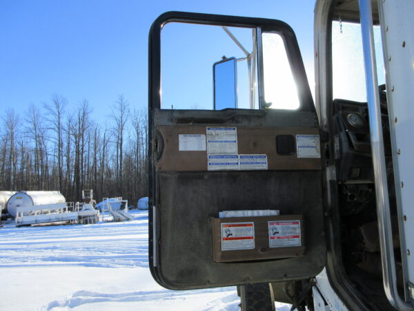 2000 PETERBILT 357 - Image 39
