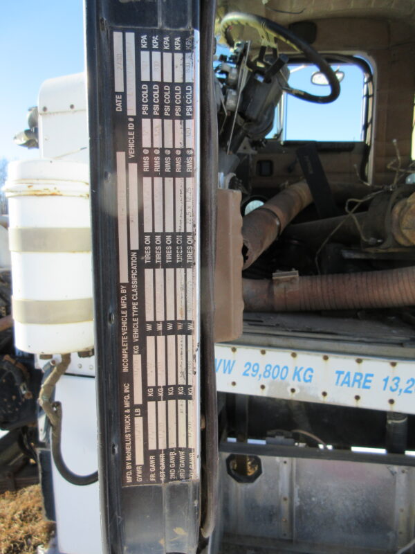 2000 PETERBILT 357 - Image 29