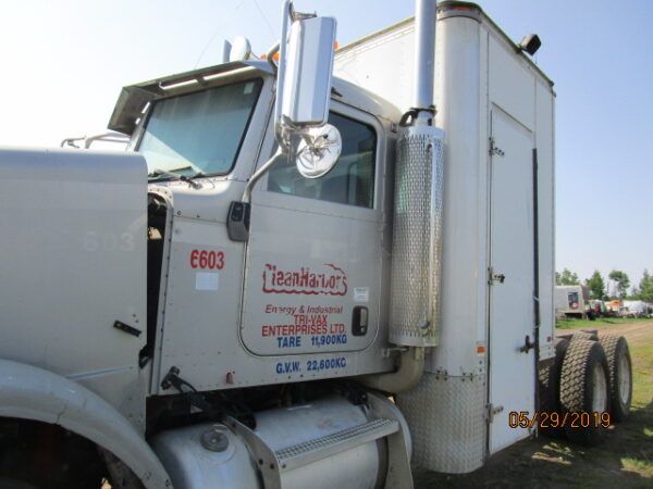 2006 PETERBILT 378 - Image 10