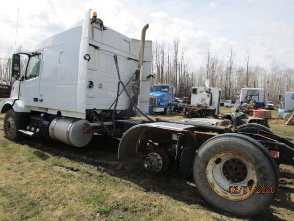 2014 VOLVO VNL - Image 7