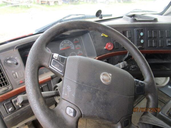 2007 VOLVO VN430 - Image 10