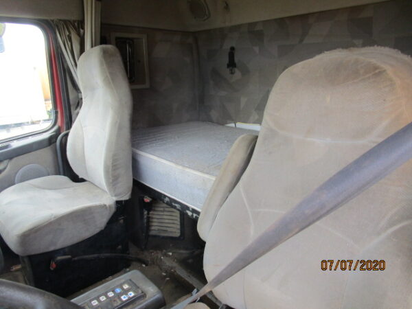 2007 VOLVO VN430 - Image 22