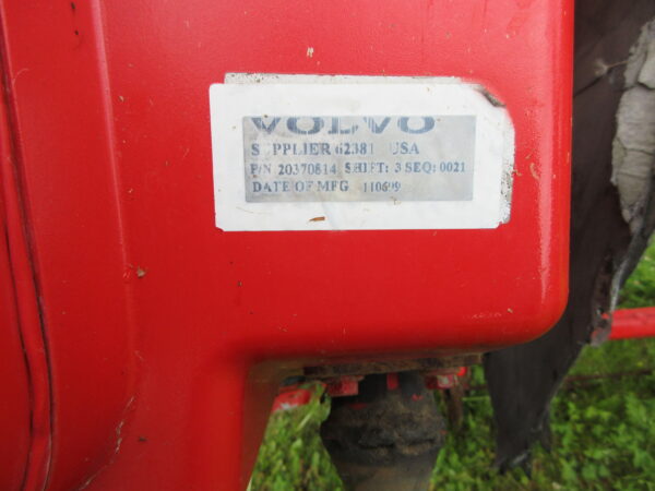 VOLVO VNM HOOD - Image 2
