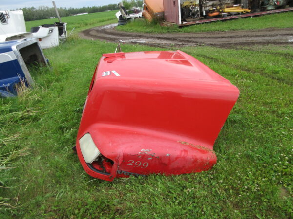 VOLVO VNM HOOD - Image 3