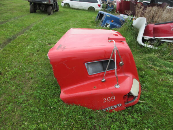 VOLVO VNM HOOD - Image 5