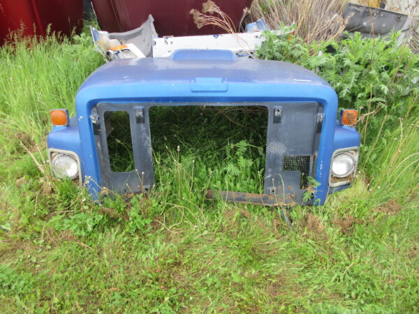 INTERNATIONAL S2500 HOOD WITH SCOOP