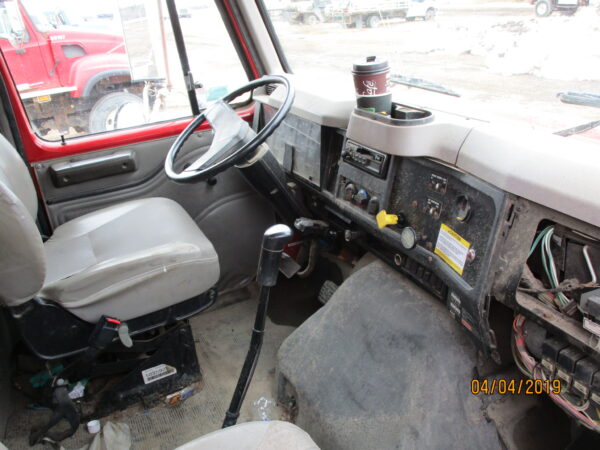 2002 INTERNATIONAL 8100 - Image 18