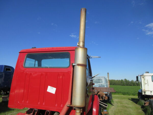 2002 INTERNATIONAL 8100 - Image 3