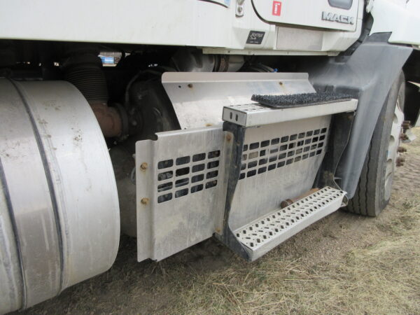 2018 MACK CXU613 - Image 32
