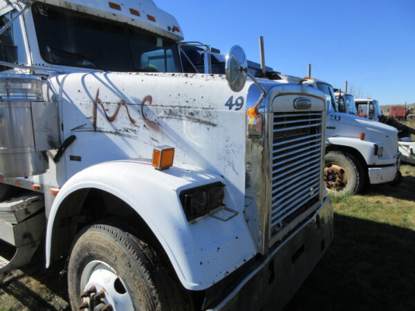 2005 FREIGHTLINER CLASSIC - Image 13