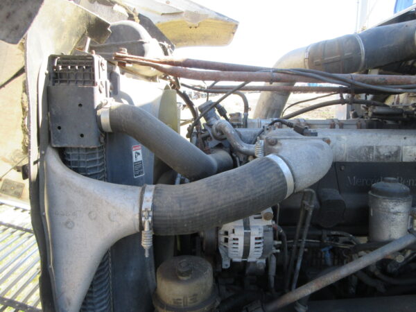 2005 FREIGHTLINER CLASSIC - Image 20