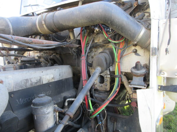 2005 FREIGHTLINER CLASSIC - Image 21