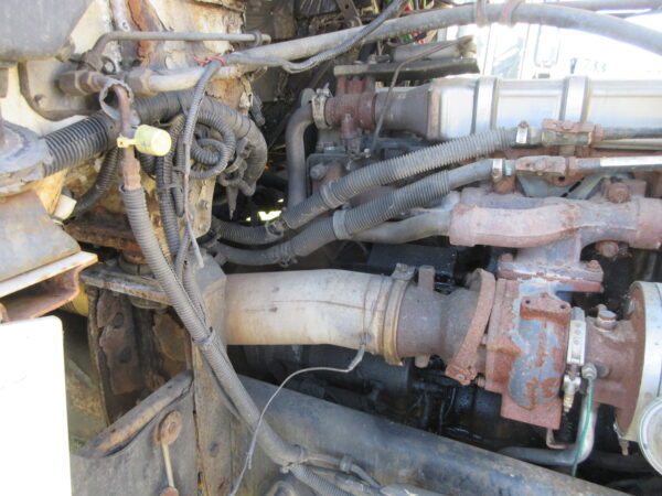 2005 FREIGHTLINER CLASSIC - Image 24