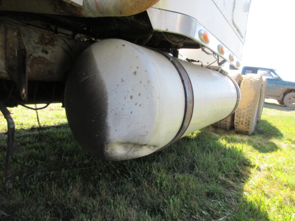 2005 FREIGHTLINER CLASSIC - Image 31