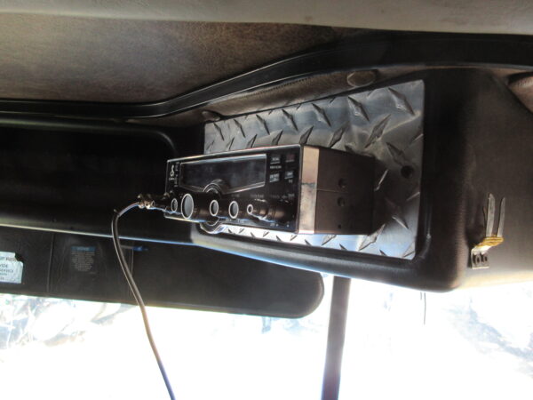 2005 FREIGHTLINER CLASSIC - Image 35