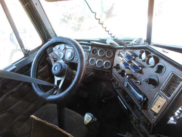 2005 FREIGHTLINER CLASSIC - Image 43