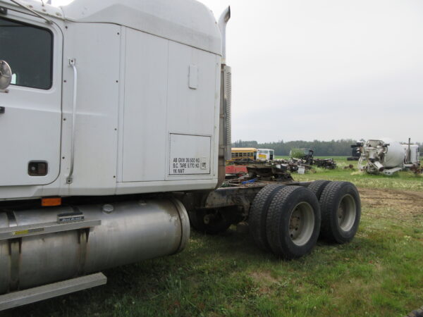 2001 MACK CL713 - Image 6