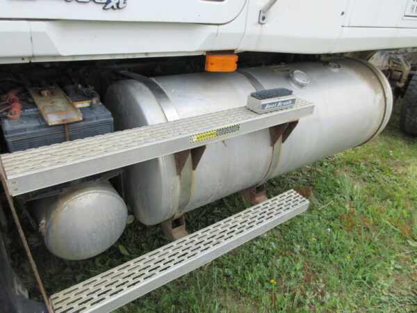 2001 MACK CL713 - Image 38
