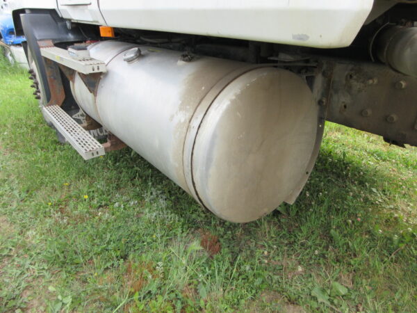 2001 MACK CL713 - Image 7