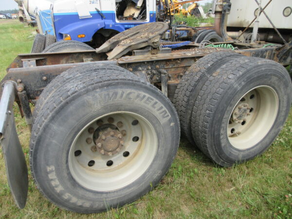 2001 MACK CL713 - Image 25