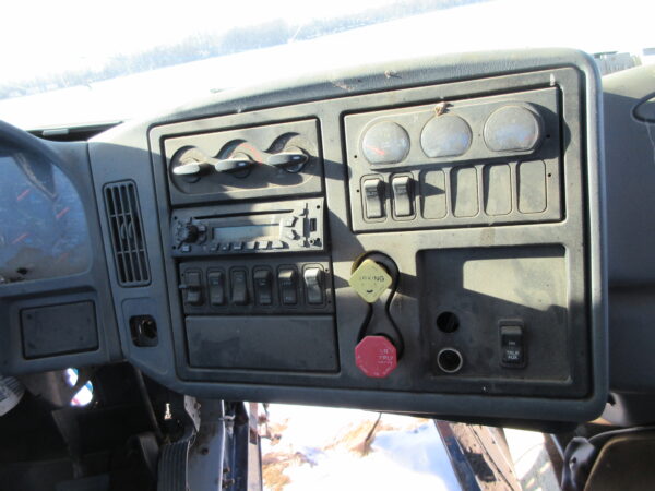 2005 INTERNATIONAL 8600 - Image 21