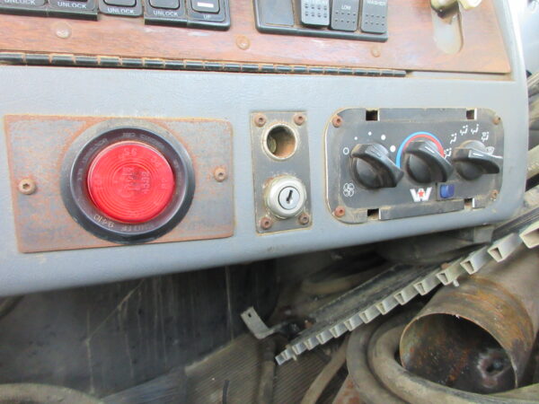 2006 WESTERN STAR 4900SA - Image 23