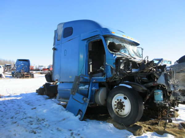 2002 FREIGHTLINER CL120 - Image 3