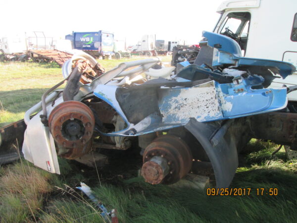 2002 FREIGHTLINER CL120 - Image 7