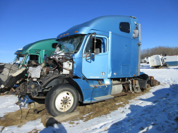 2002 FREIGHTLINER CL120 - Image 9