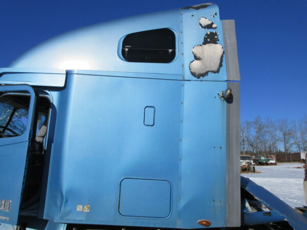 2002 FREIGHTLINER CL120 - Image 39