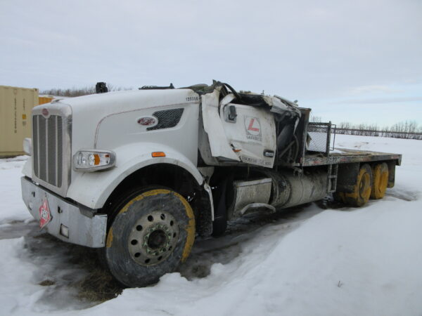 2017 PETERBILT 567