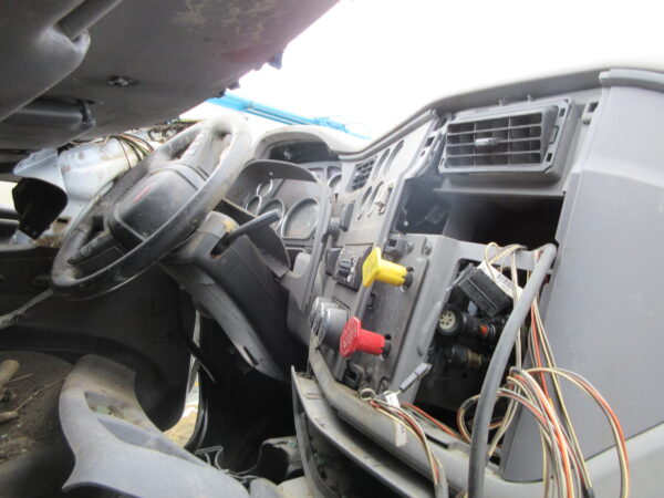 2017 PETERBILT 567 - Image 28