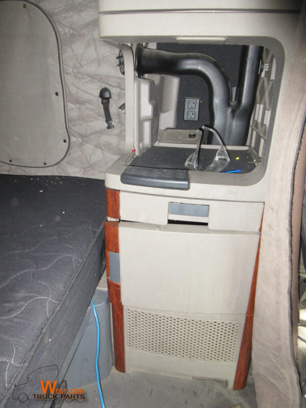 2016 FREIGHTLINER CASCADIA - Image 10