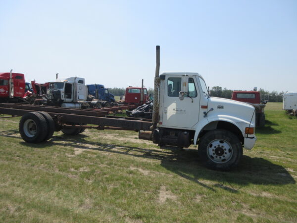 1998 INTERNATIONAL 4700 - Image 18