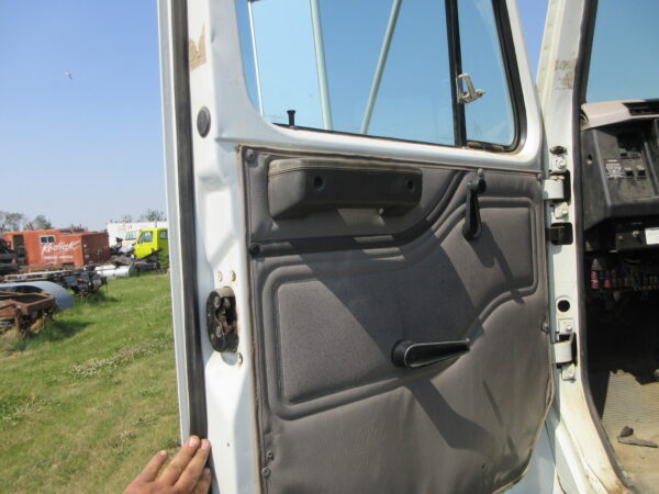 1998 INTERNATIONAL 4700 - Image 6