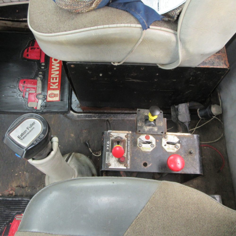 1298 CAB INTERIOR (1)