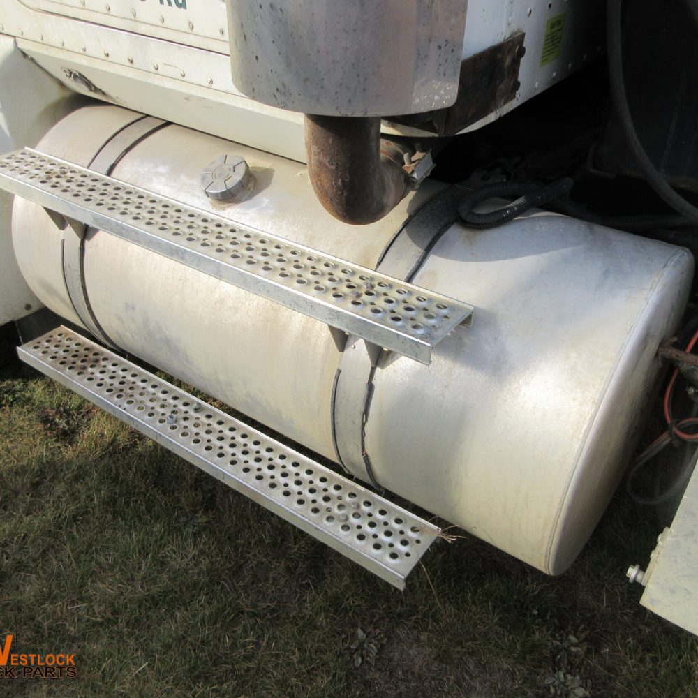 1321 FUEL TANK LH (3)