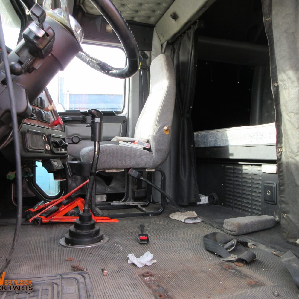 1326 CAB INSIDE