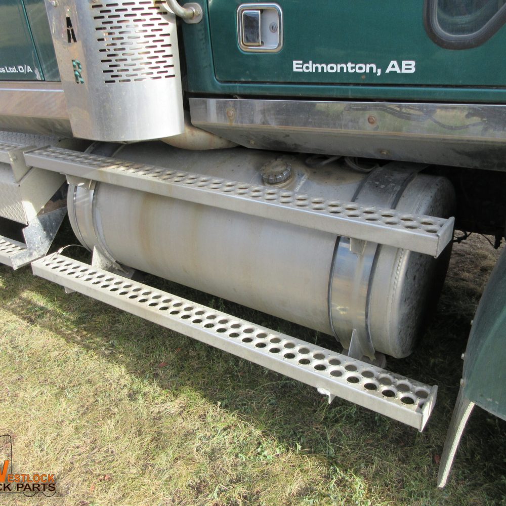 1326 FUEL TANK - STEPS RH