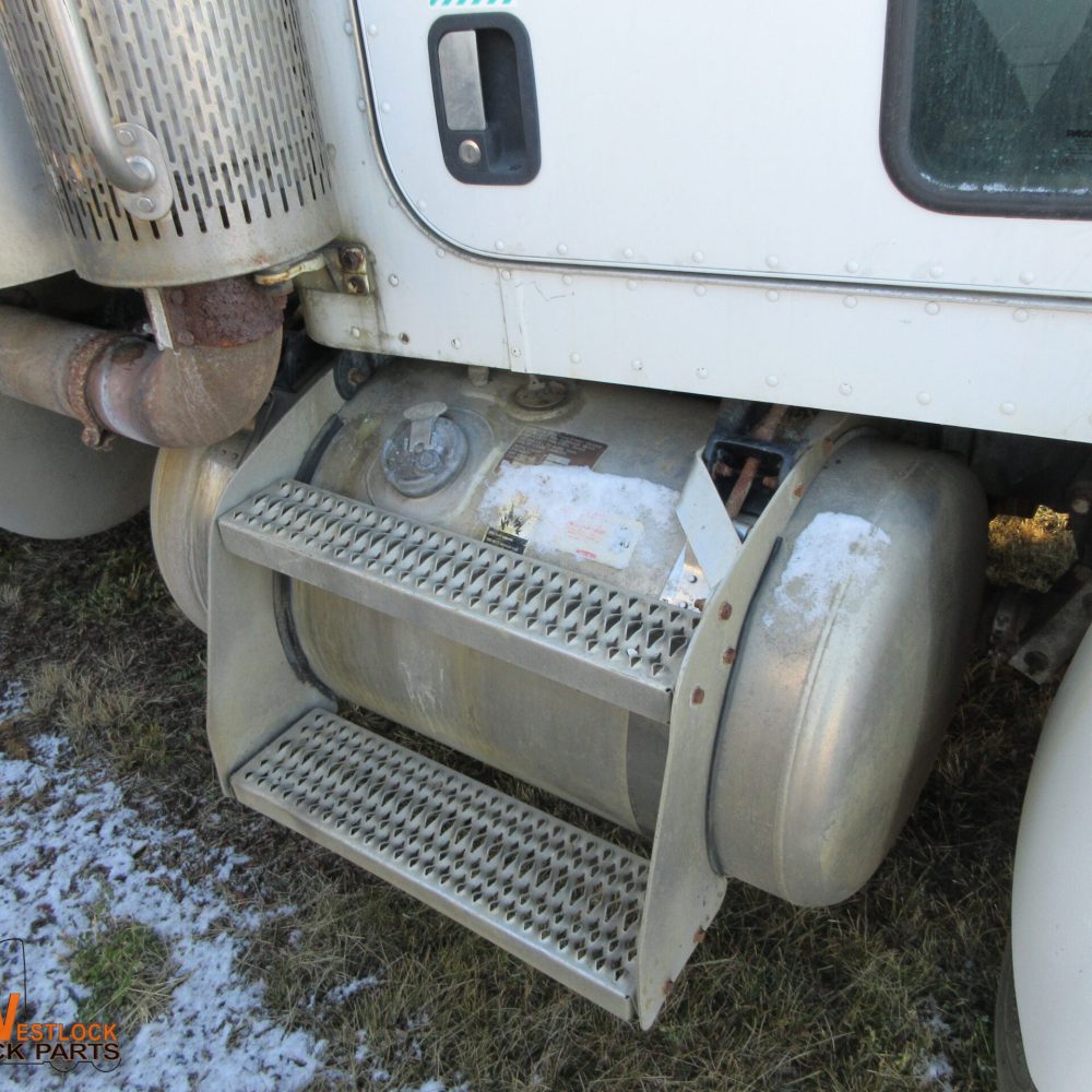 1329 FUEL TANK-STEPS RH (1)